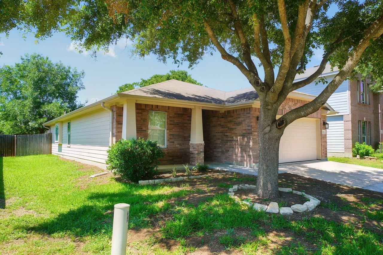 320 Longhorn Way - Photo 3 of 36