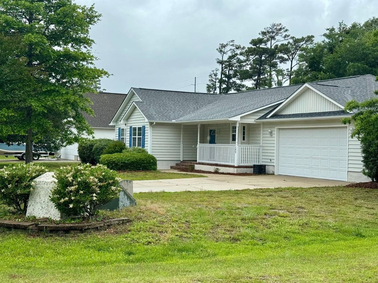 102 Heron Ct - Photo 2 of 14