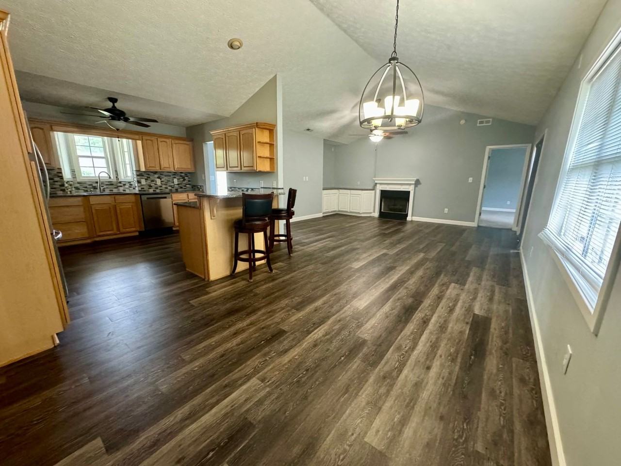 102 Heron Ct - Photo 3 of 14