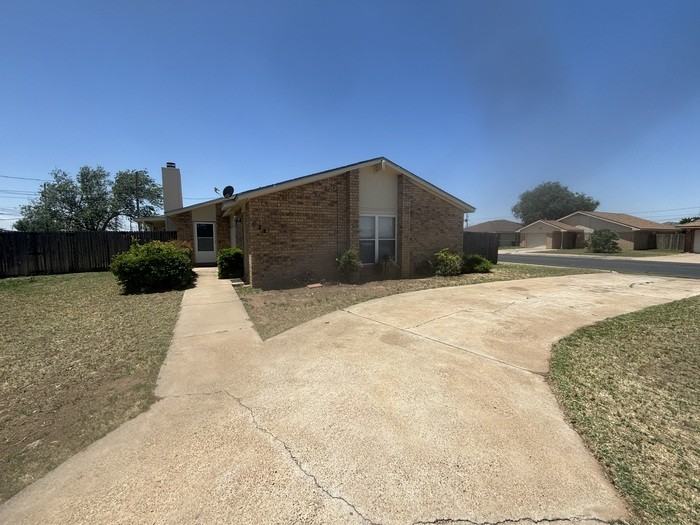 921 N Bentwood Dr #B - Photo 2 of 25