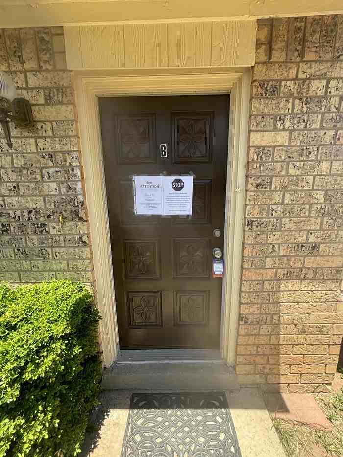 921 N Bentwood Dr #B - Photo 3 of 25