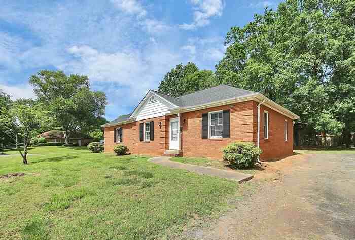 1001 Wimbledon Rd - Photo 2 of 30
