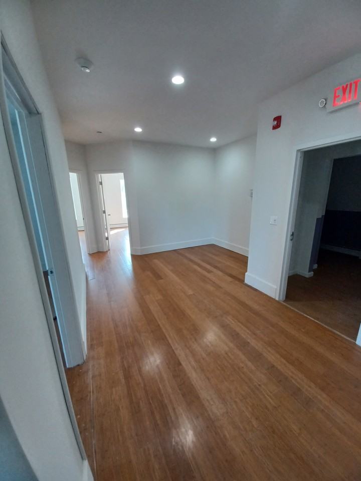 31 W Market St #3A - Photo 3 of 17