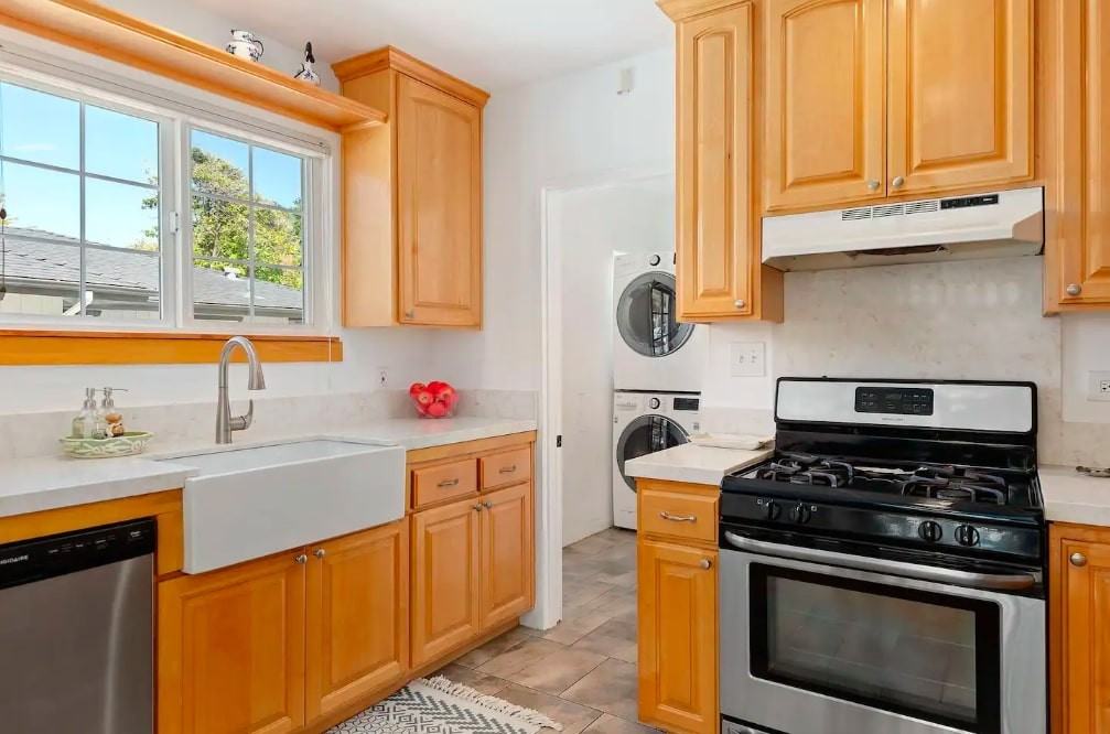 1008 Carpinteria St #NA - Photo 6 of 23