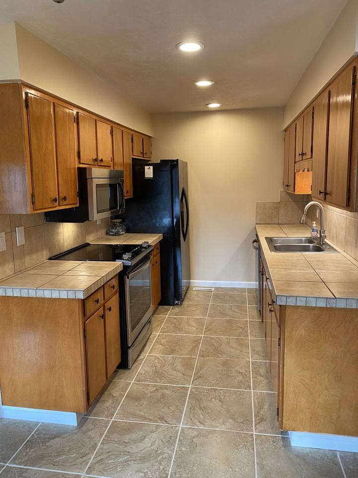 313 Saint George Dr #NA - Photo 3 of 13