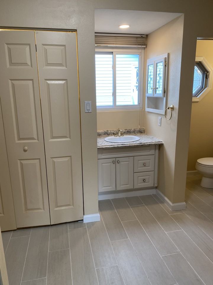 313 Saint George Dr #NA - Photo 7 of 13