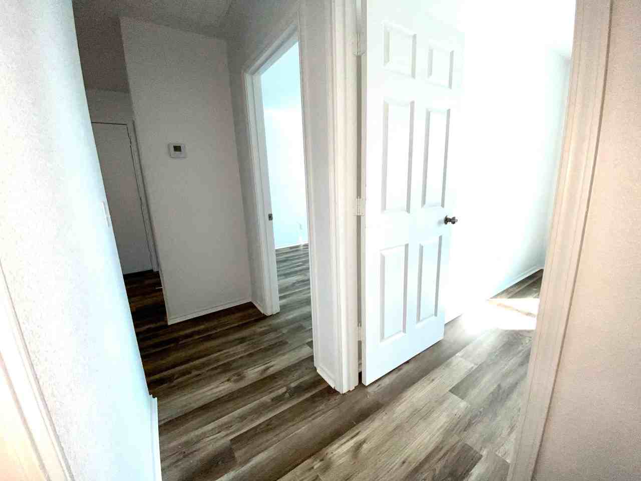 907 W 7th St #A - Photo 3 of 12