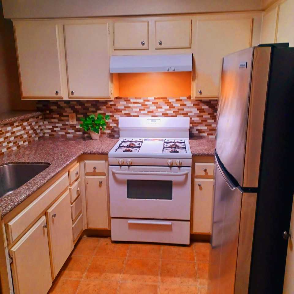 1190 S Winery Ave #143 - Photo 2 of 34