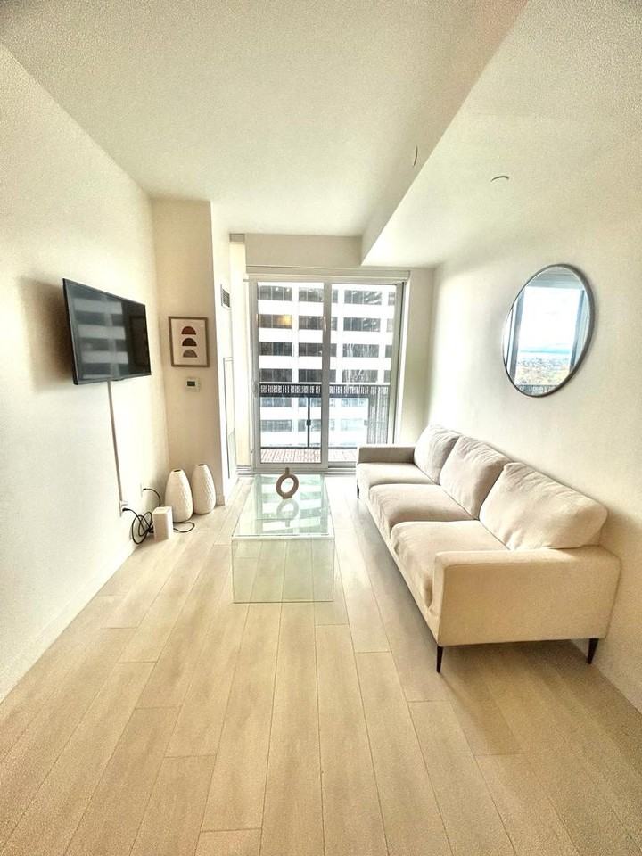 8 Eglinton Ave - Photo 2 of 50