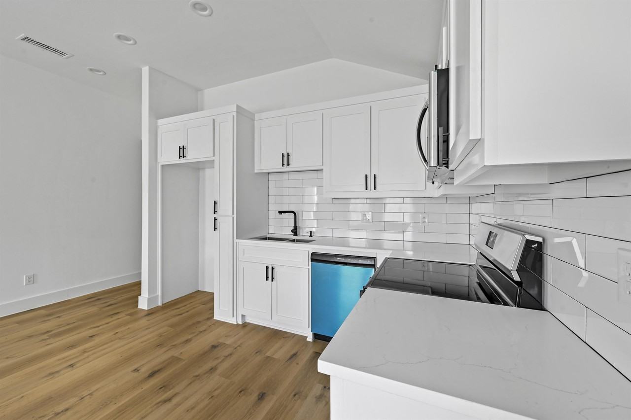 2005 Bourland St #A - Photo 7 of 20