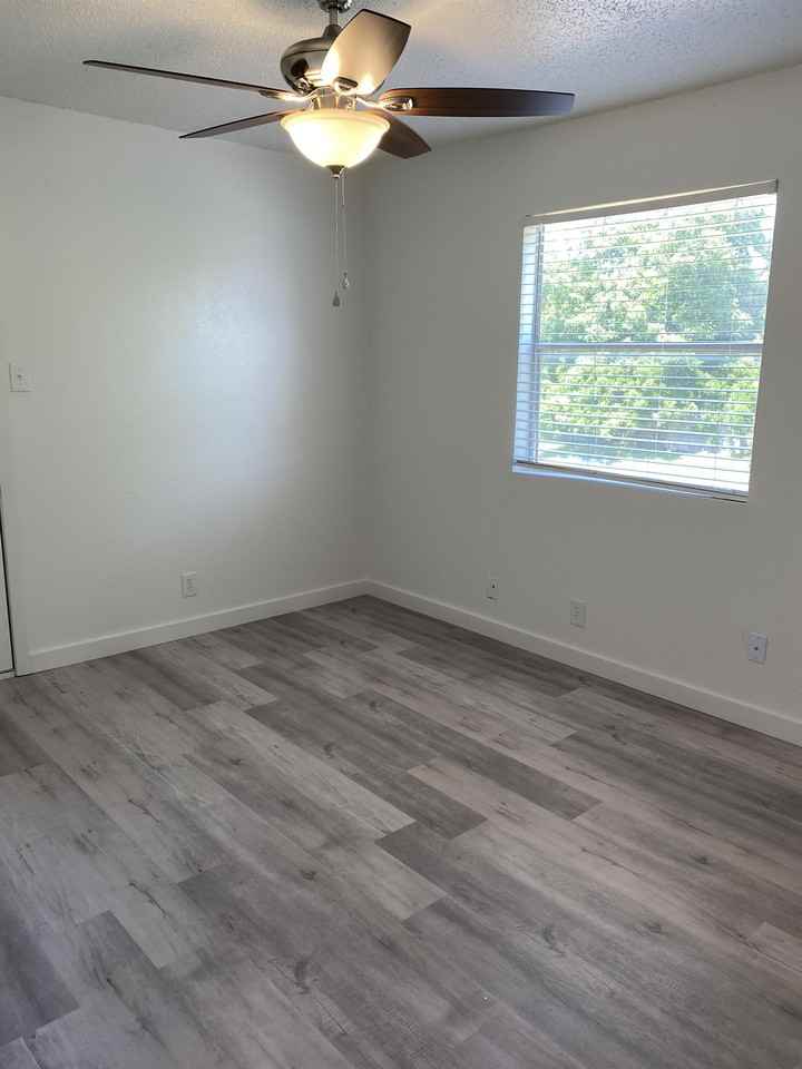 2305 Cedrick Cv #D - Photo 4 of 18