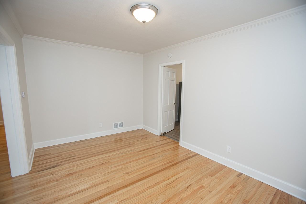 1628 W Main St #B - Photo 5 of 23