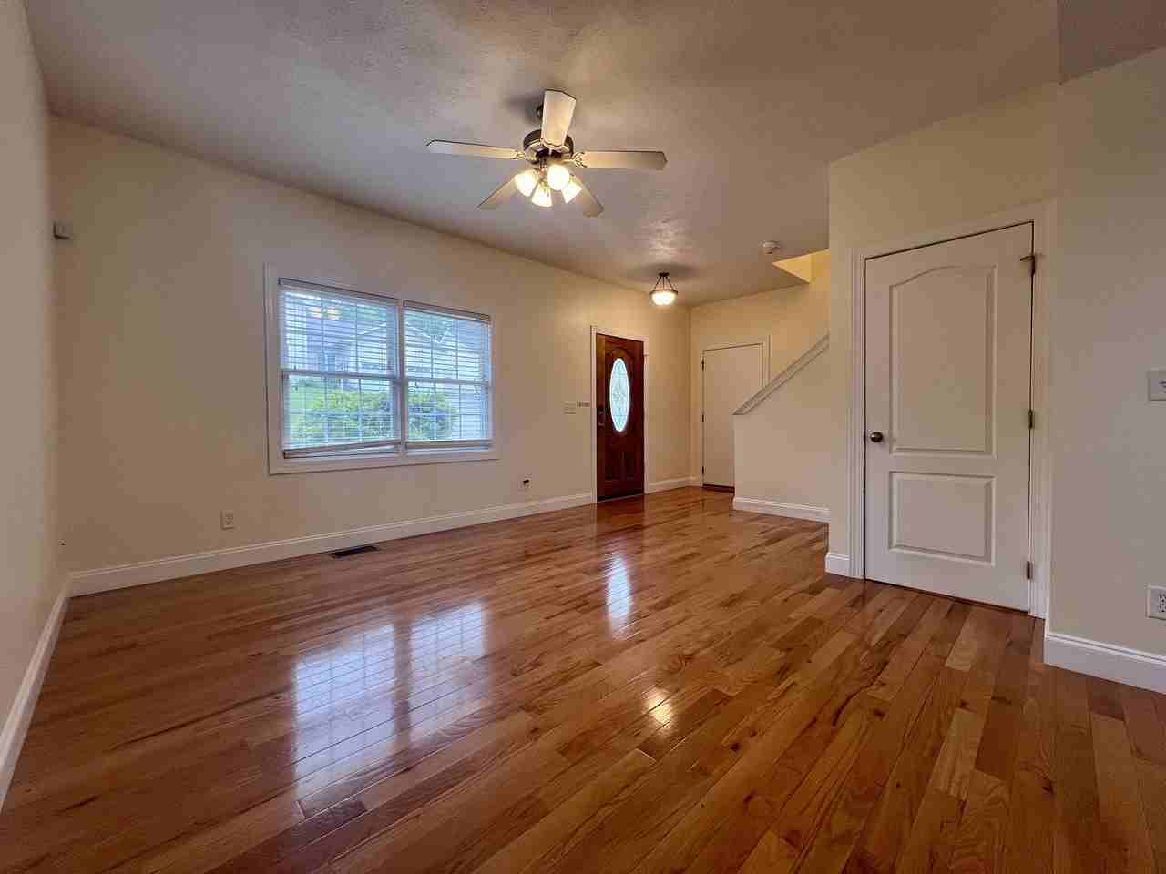 304 Villa View Dr #1 - Photo 3 of 33