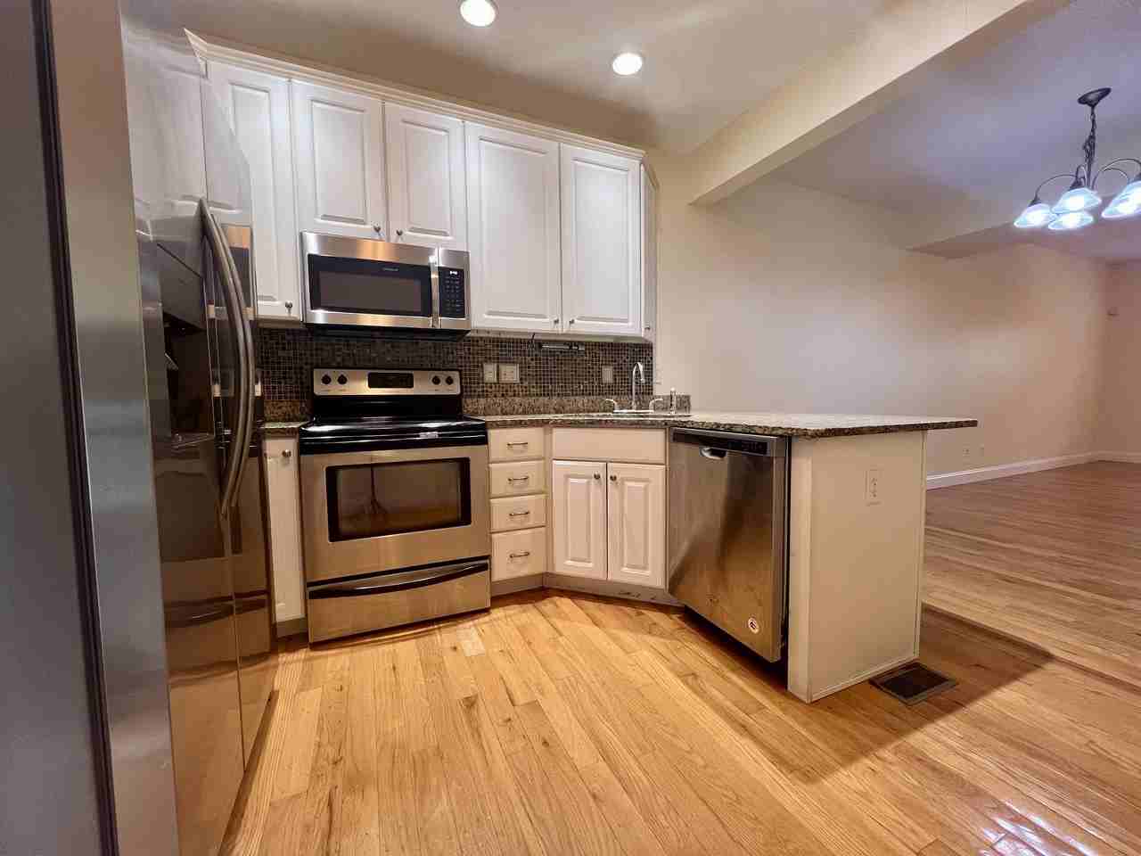 304 Villa View Dr #1 - Photo 6 of 33