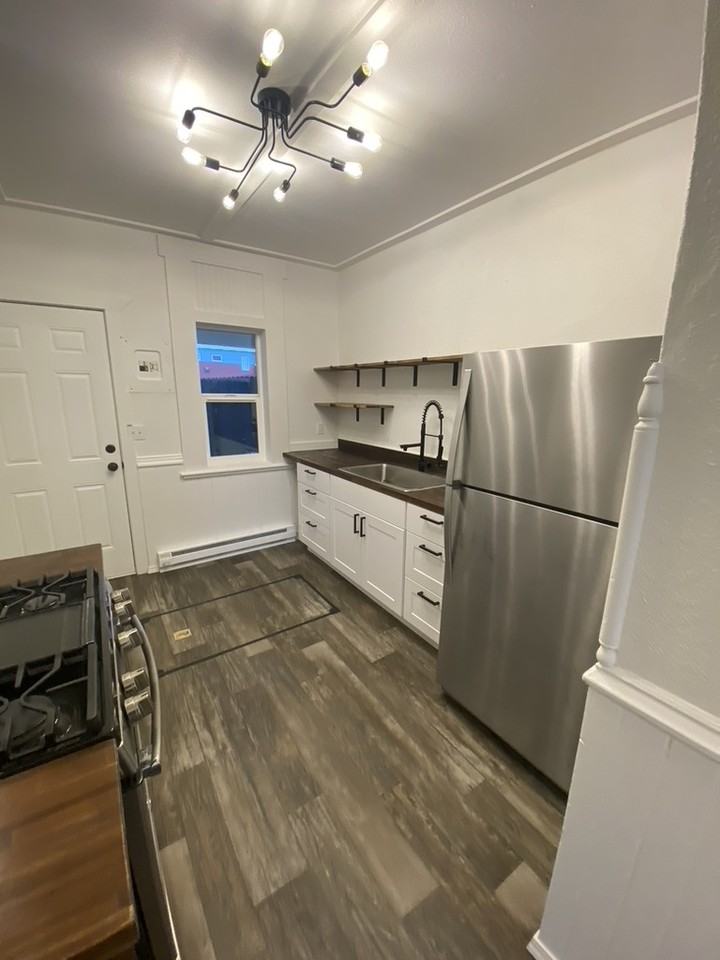 811 Woody St #1 - Photo 5 of 11