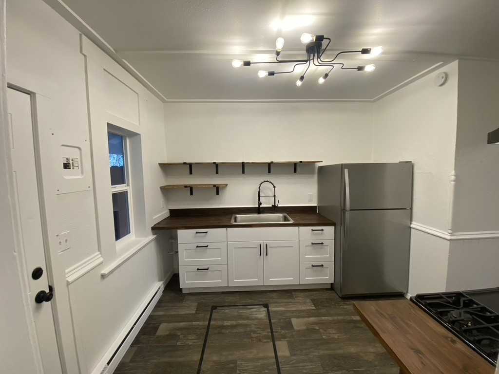 811 Woody St #1 - Photo 6 of 11