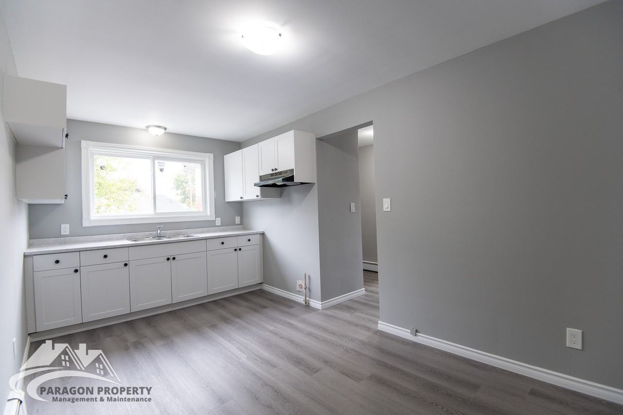 18 Louella Cres #1 - Photo 6 of 13