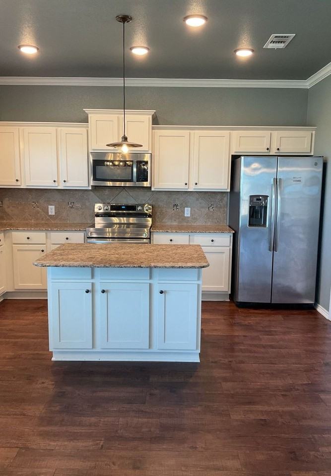 877 Ross Rd - Photo 3 of 28