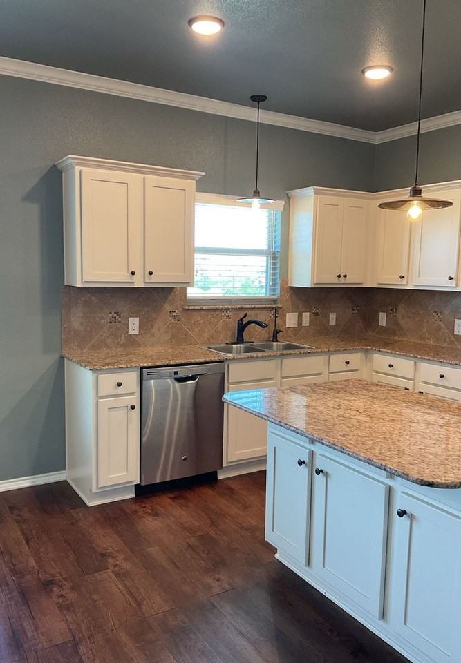 877 Ross Rd - Photo 4 of 28