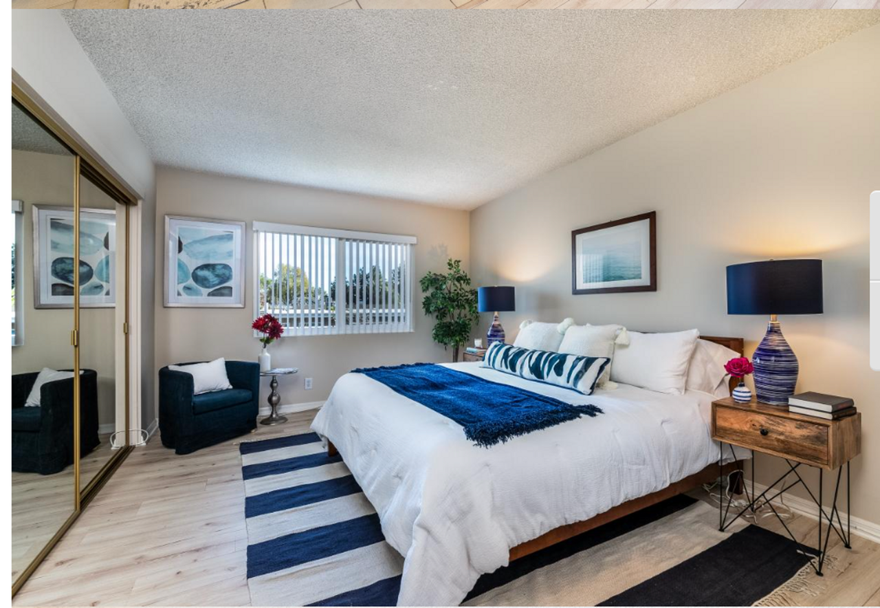 5434 Zelzah Ave - Photo 3 of 6