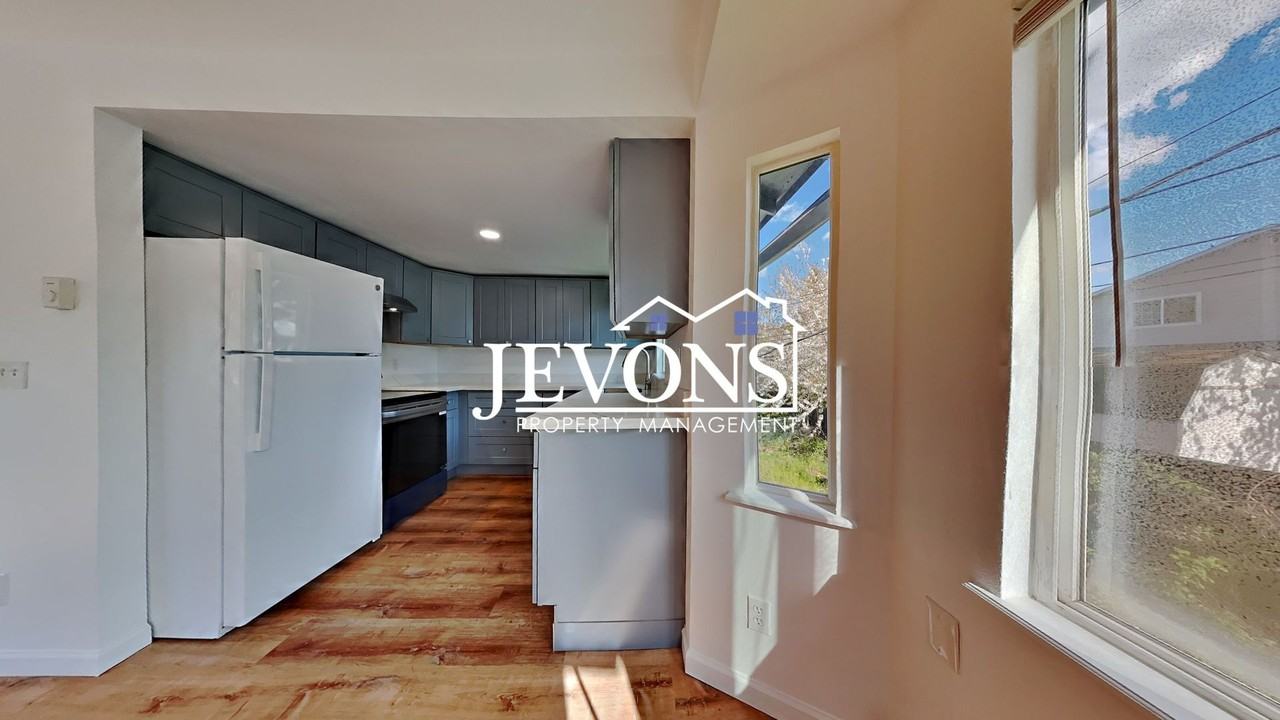 1722 E 56th St Tacoma, WA 98404 - Photo 5 of 26