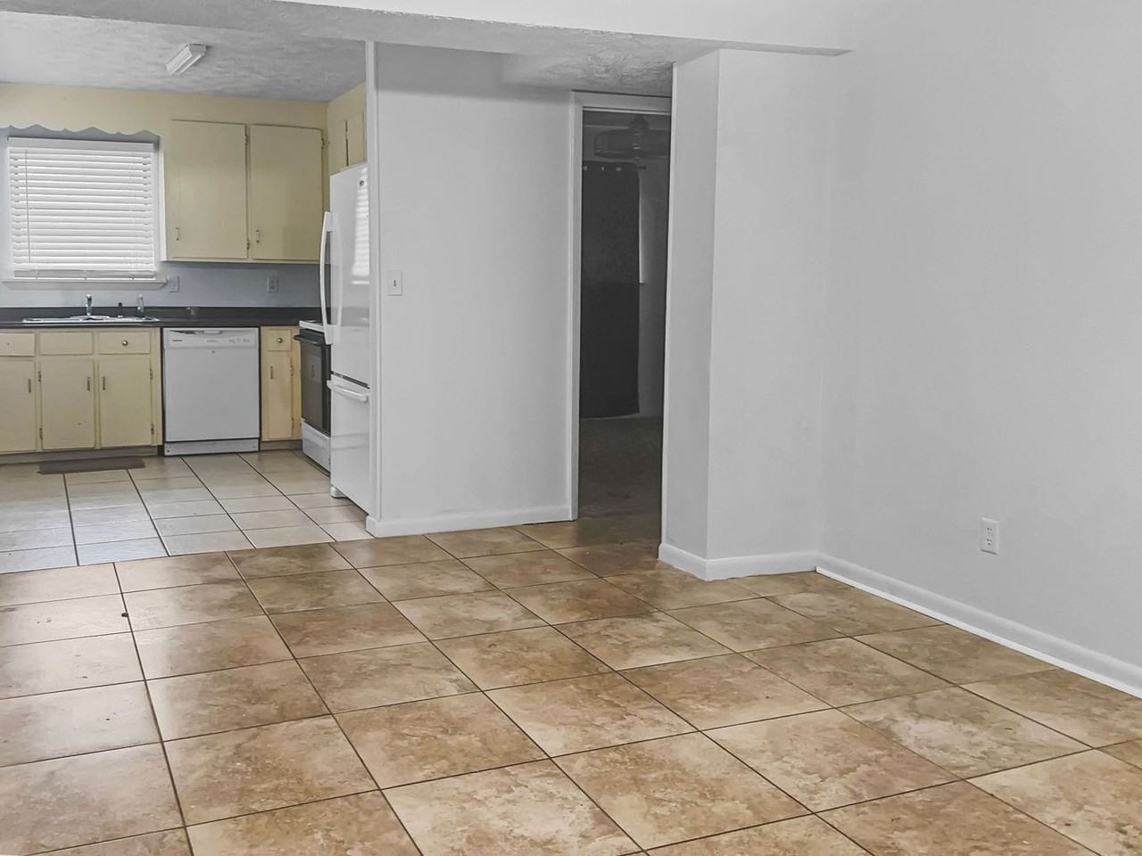 115 Twin Lakes Dr - Photo 3 of 12