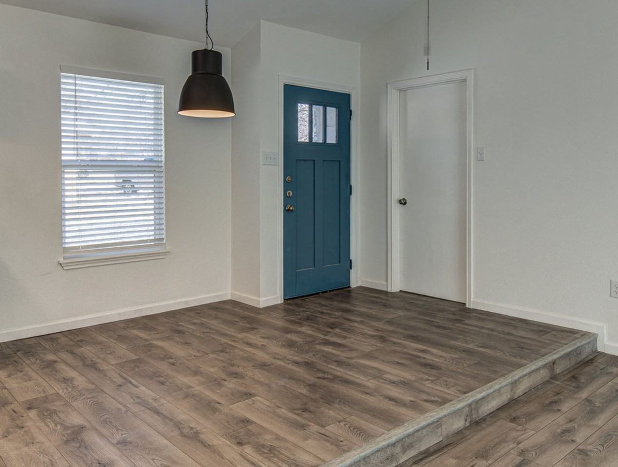 5706 Gloucester Ln - Photo 3 of 32
