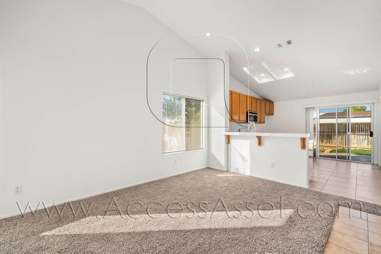 35847 Gerard Dou St - Photo 4 of 26