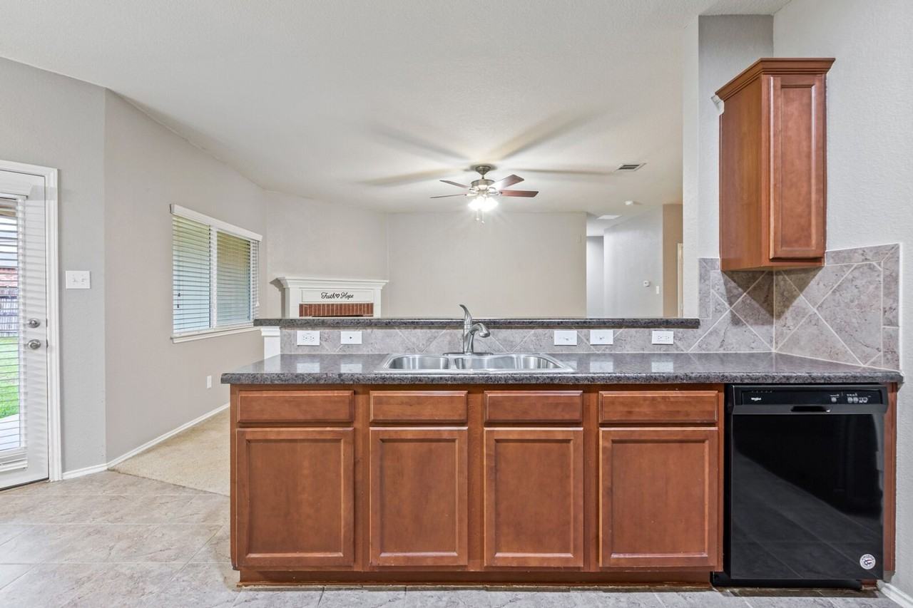 6709 Costa Dr - Photo 4 of 21