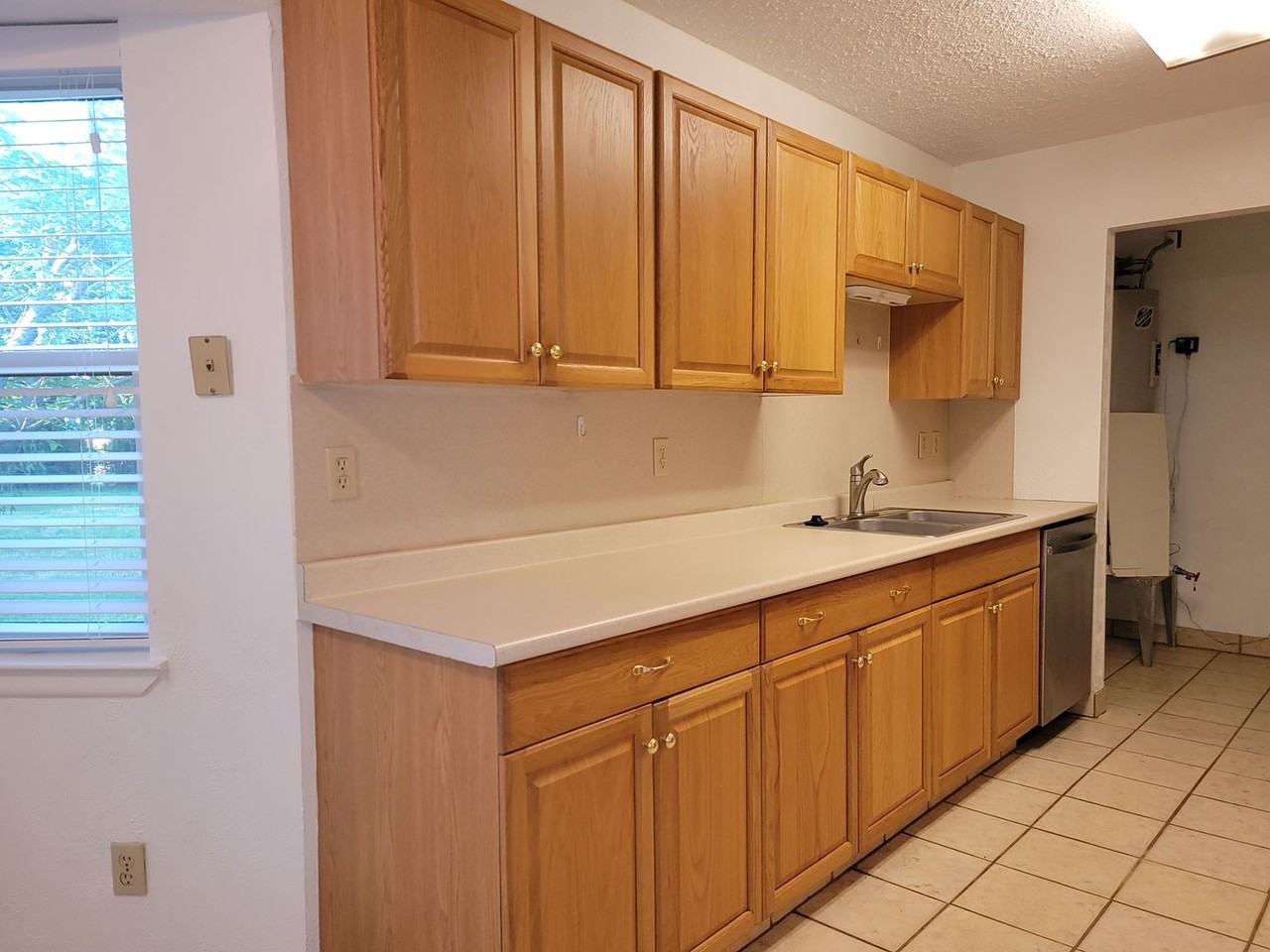 1000 Springdale Rd - Photo 5 of 36
