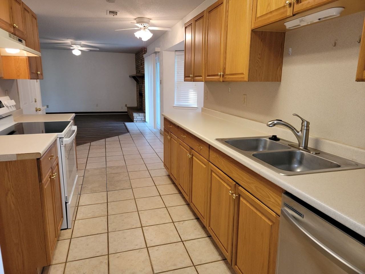 1000 Springdale Rd - Photo 6 of 36
