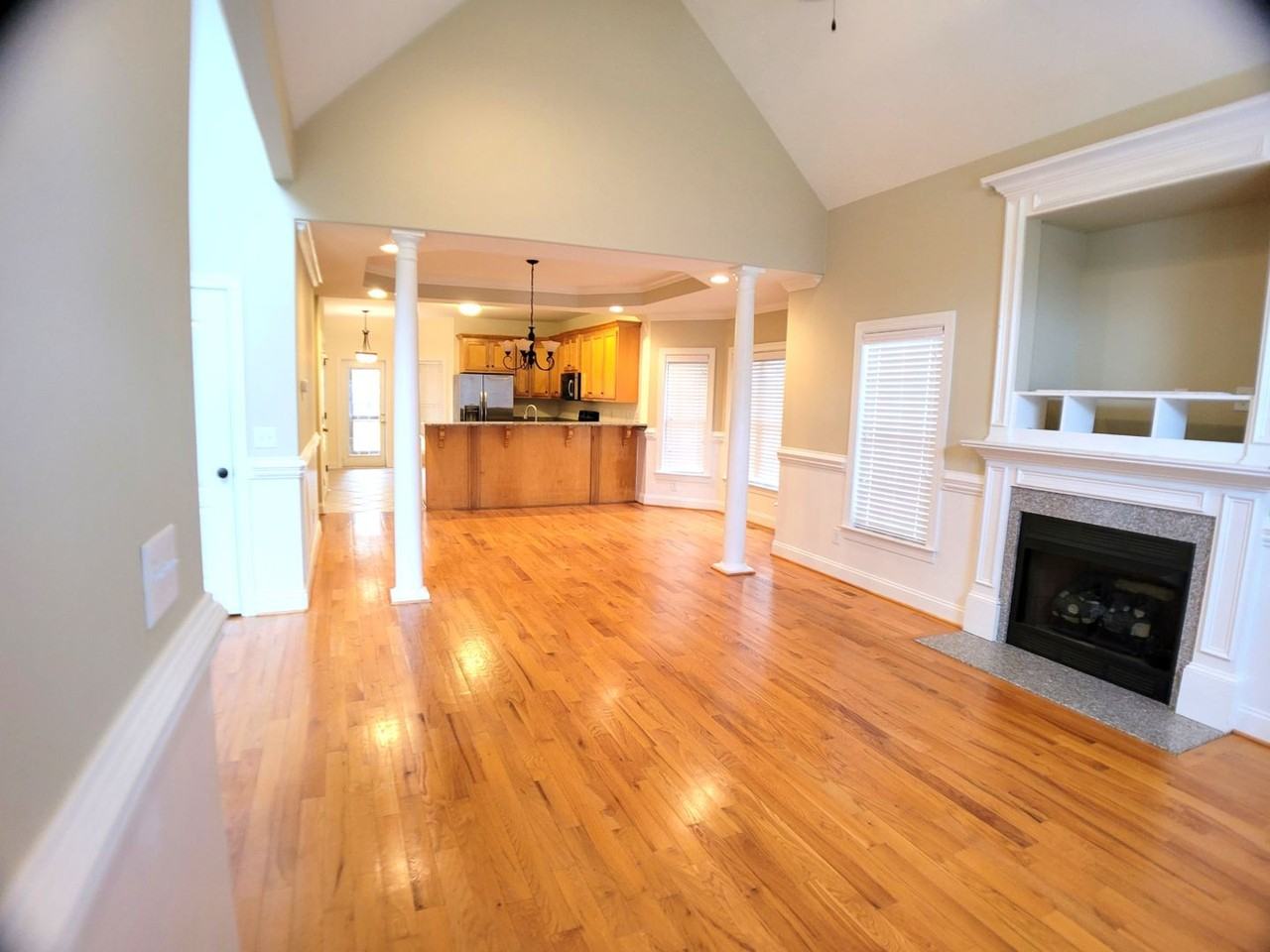209 Victor Ct - Photo 3 of 14