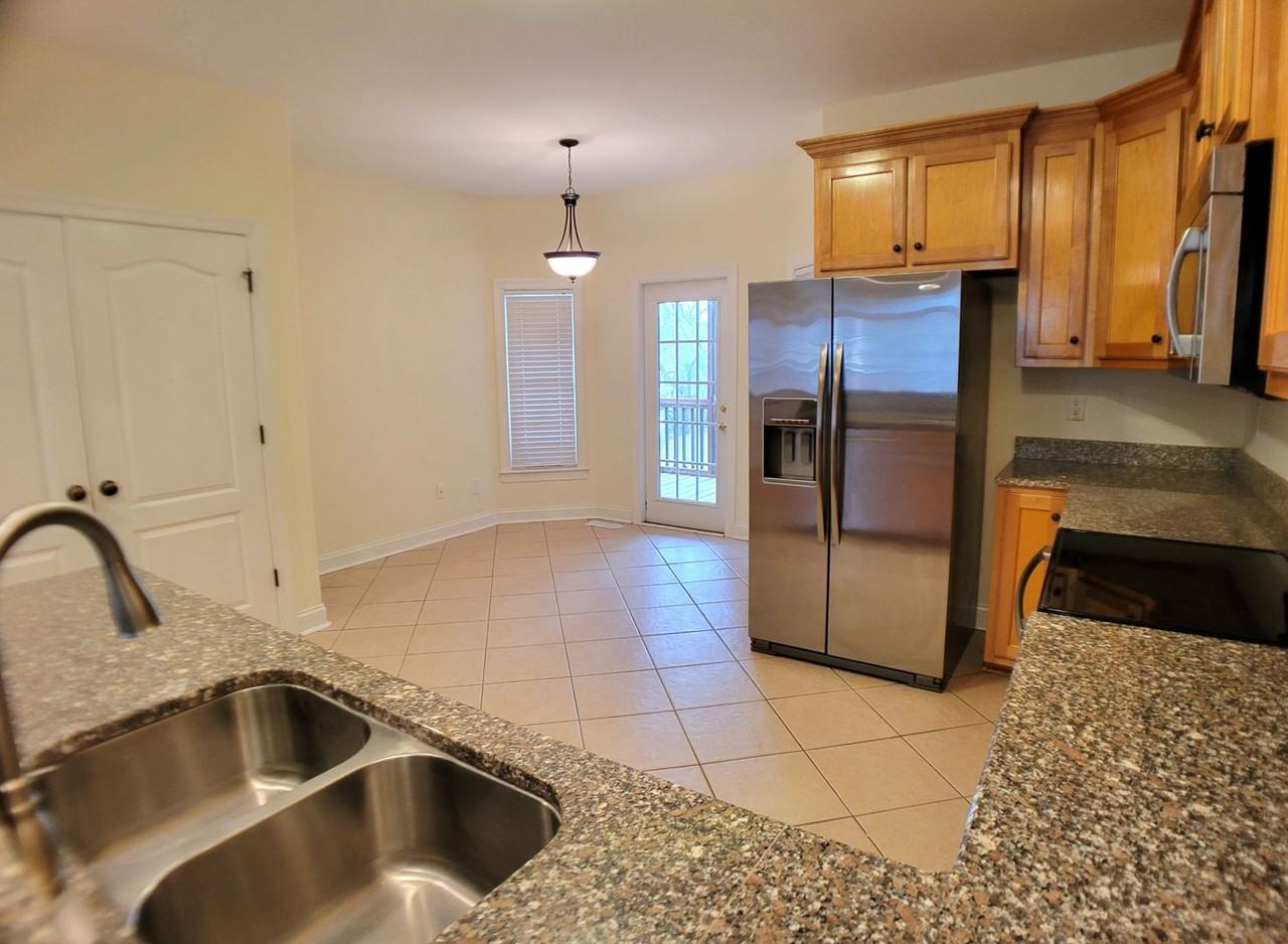 209 Victor Ct - Photo 5 of 14