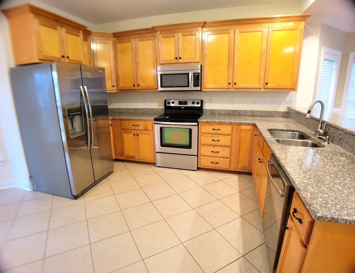 209 Victor Ct - Photo 6 of 14