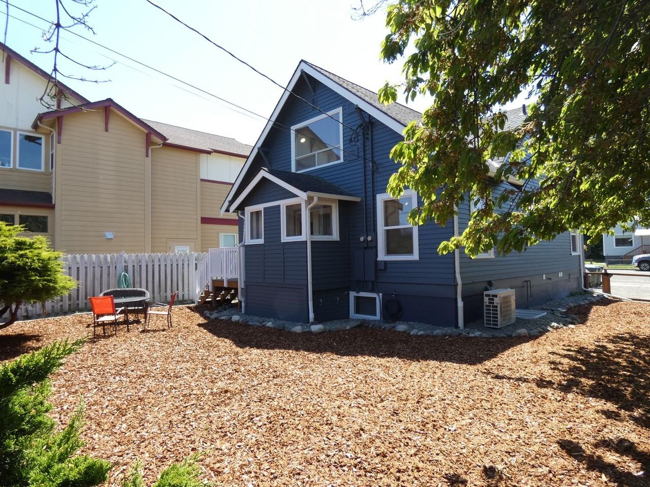 319 E 6th St Unit B - Photo 3 of 20