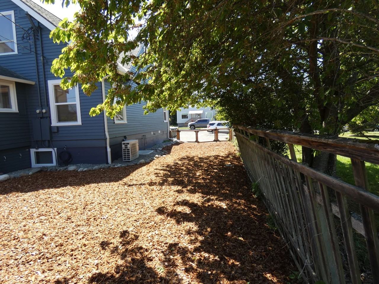 319 E 6th St Unit B - Photo 5 of 20