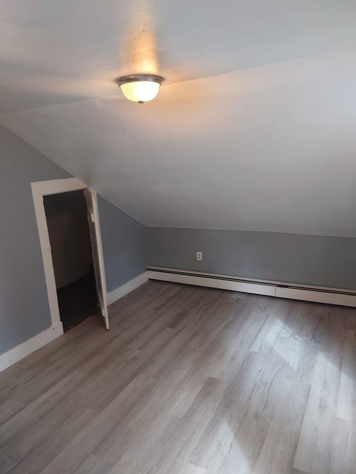 252 Grove St - Photo 6 of 17
