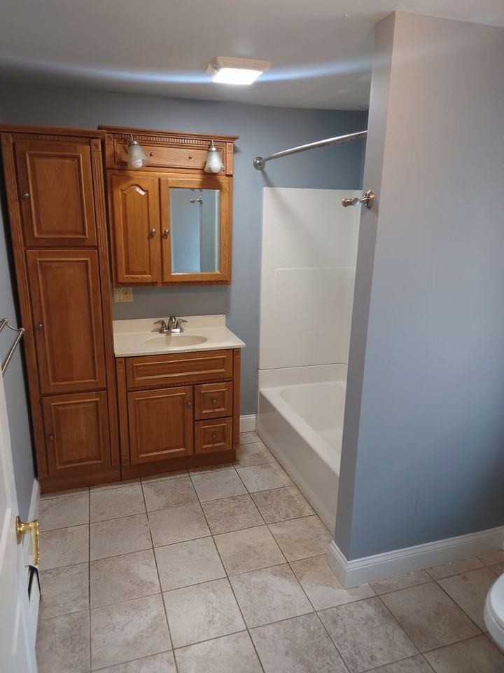 252 Grove St - Photo 5 of 17