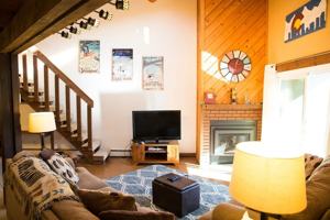 featured image of 4400 Lodge Pole Cir Bldg H #307