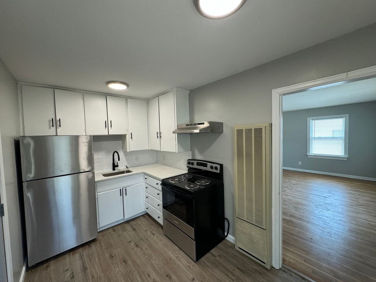 546-548 N Oliver Ave - Photo 2 of 6