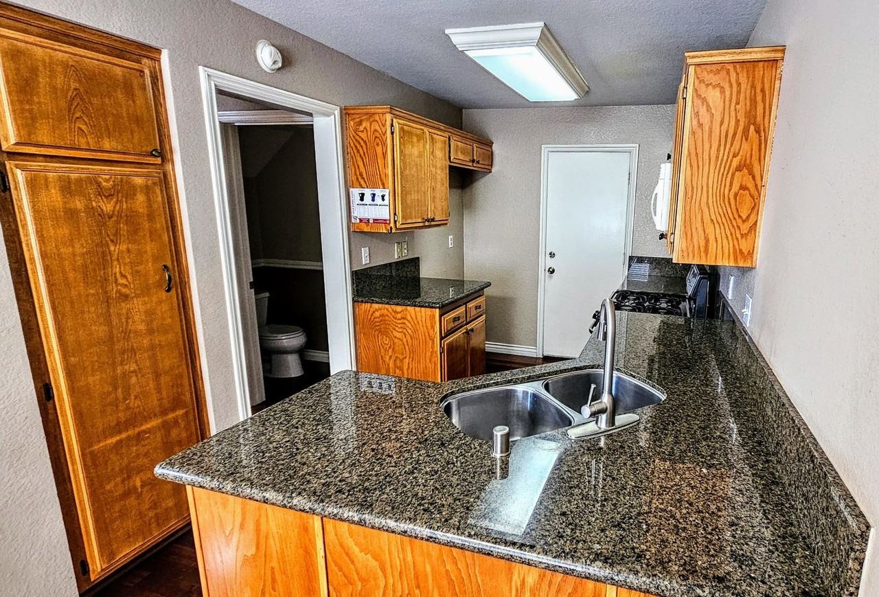 8429 Snow View Pl - Photo 3 of 28