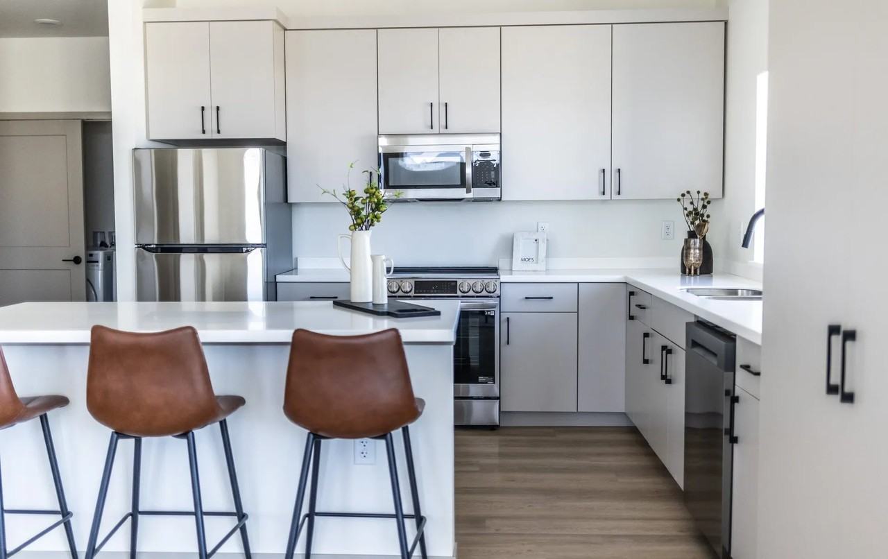 The BLU on Lorraine - Photo 4 of 50