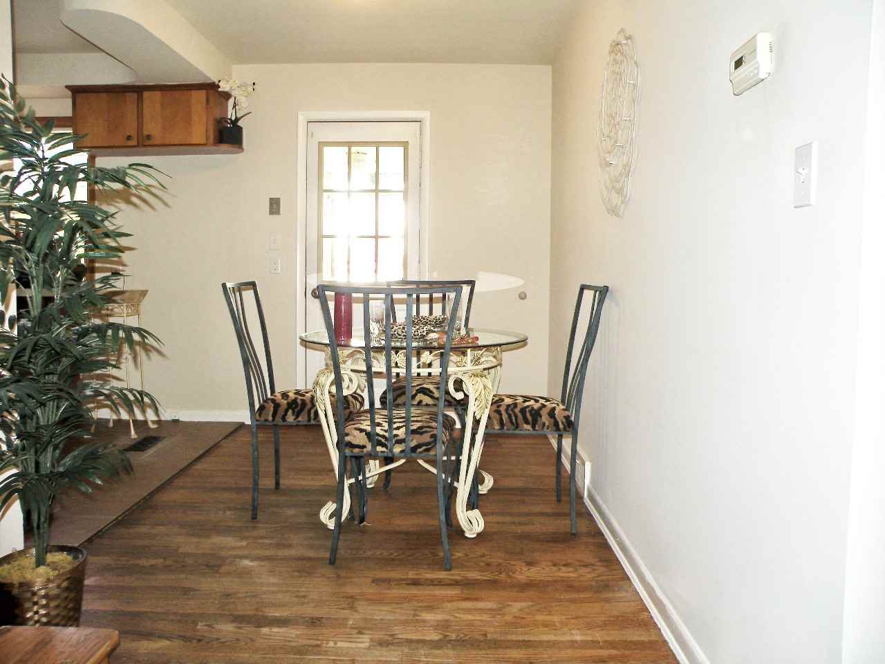 3255 Euclid Heights Blvd - Photo 7 of 21