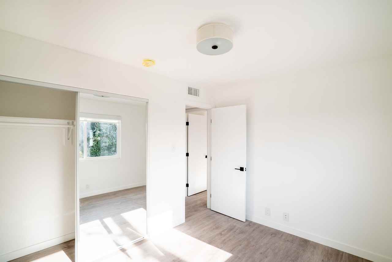 3168 Wabash Ave - Photo 3 of 14