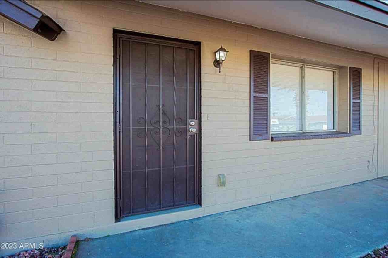 1627 W Geneva Dr - Photo 3 of 26