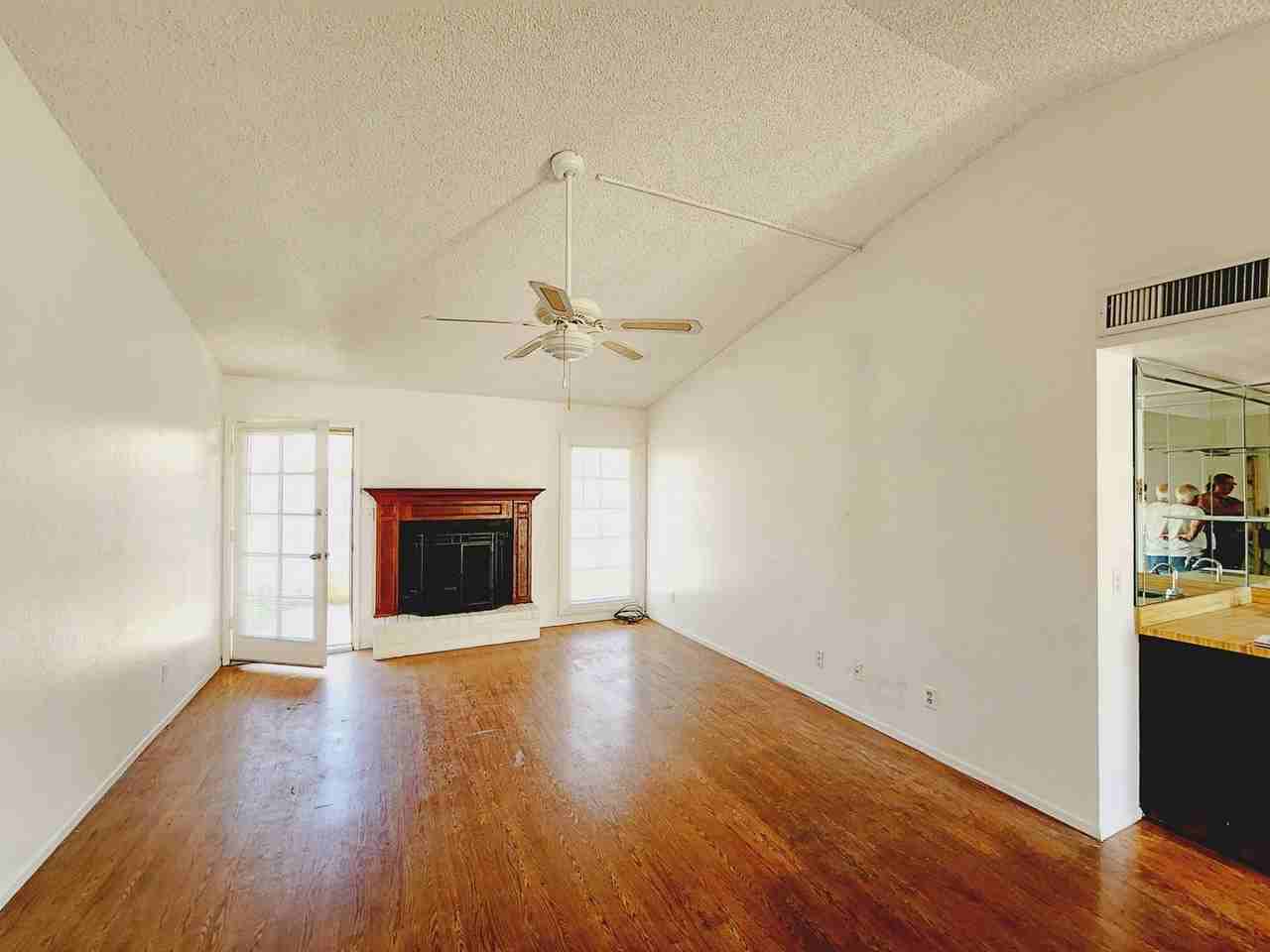 18013 N 45th Ave - Photo 2 of 16