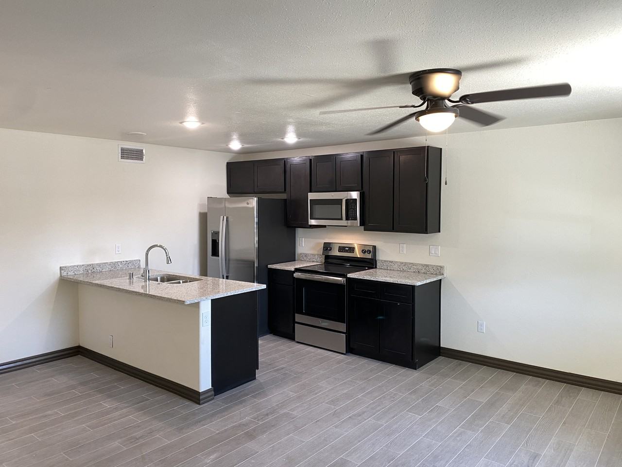 107 Linden St #4D - Photo 4 of 8
