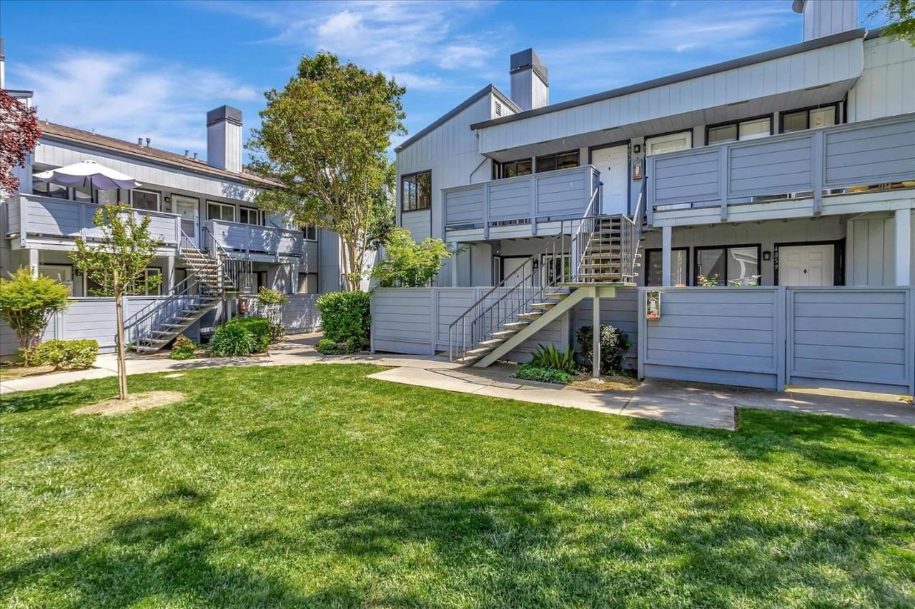 4857 Pine Forest Pl - Photo 3 of 32