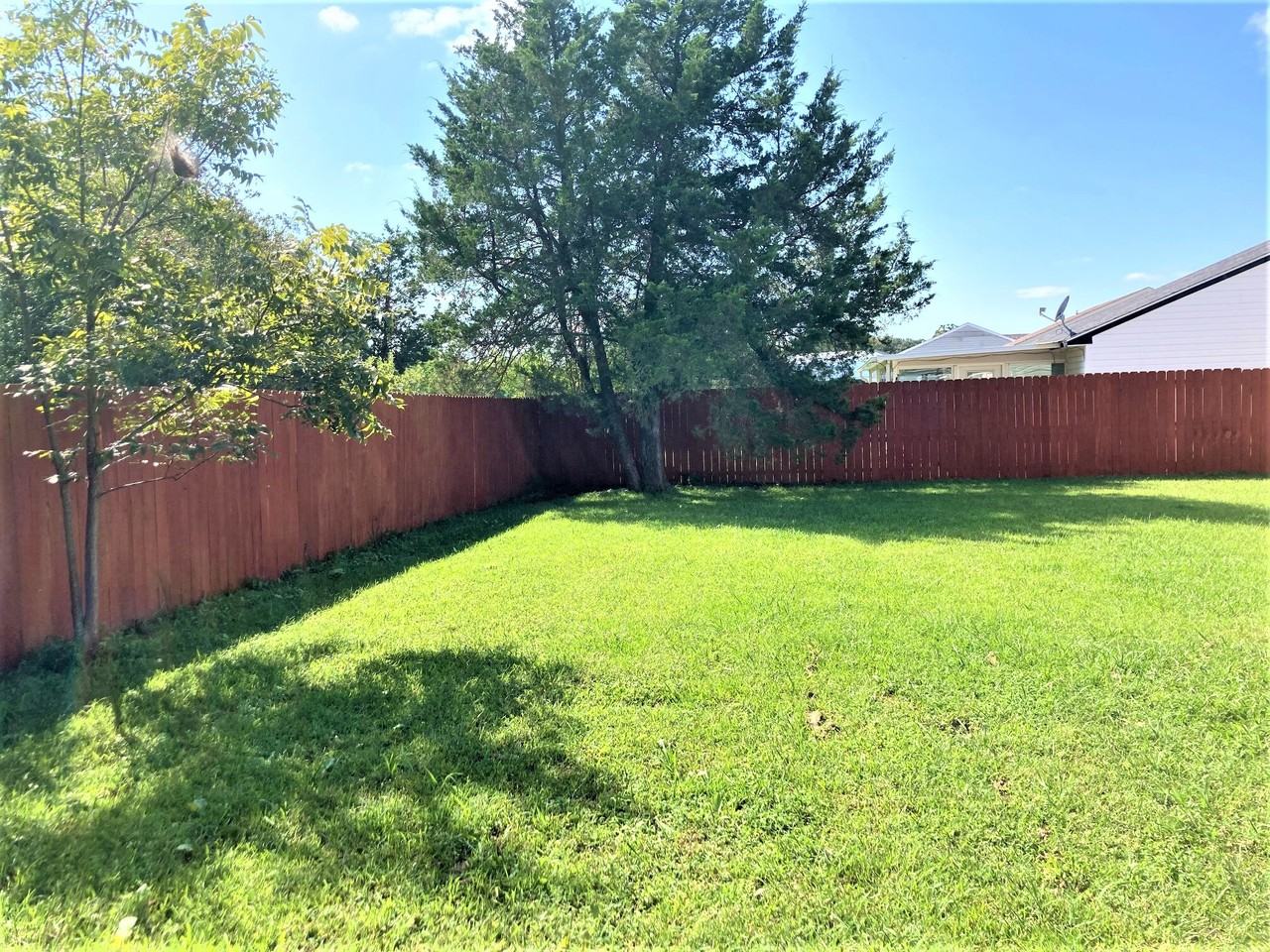 107 Cedar Cir - Photo 5 of 11