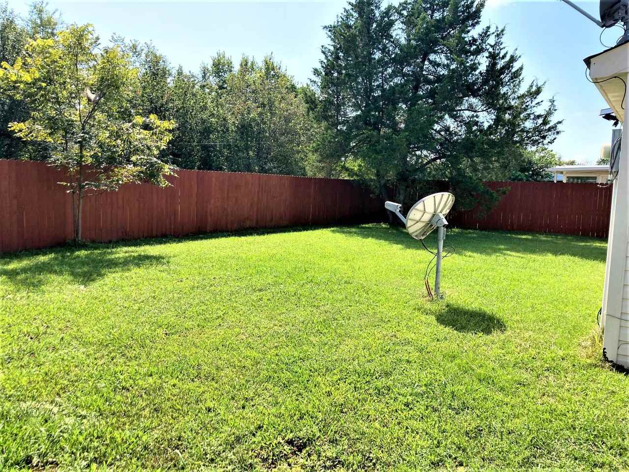 107 Cedar Cir - Photo 6 of 11